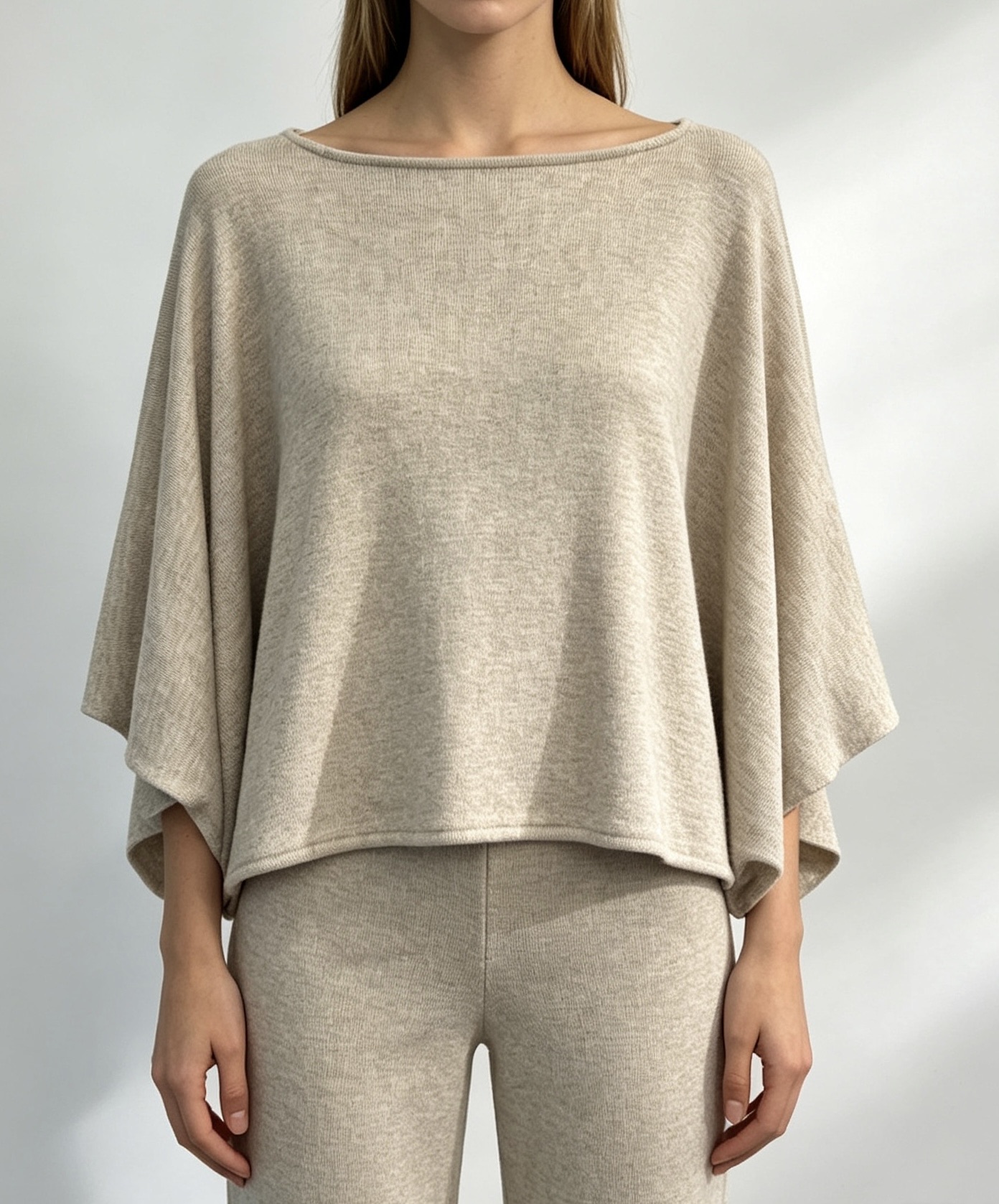 Oversized top s lodičkovým výstřihem
