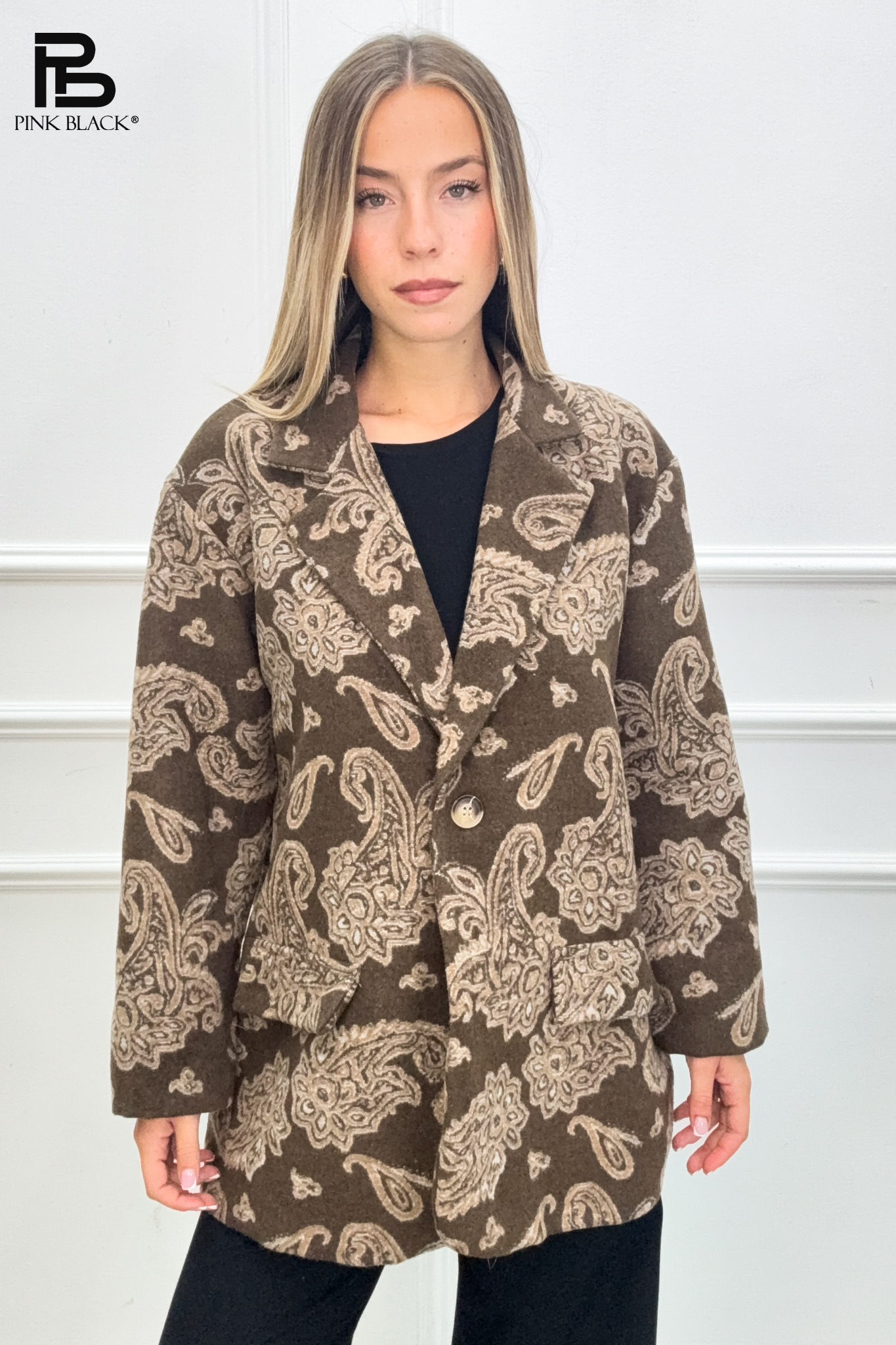 Prodloužený kabát s paisley vzorem