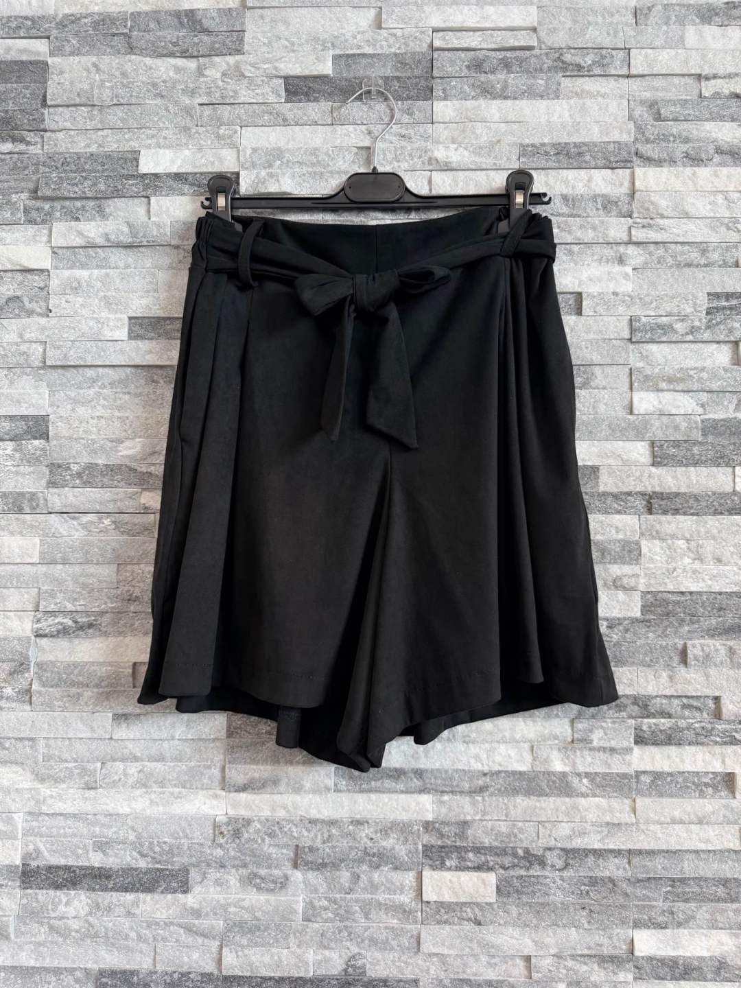 Šortky s paperbag pasem a páskem