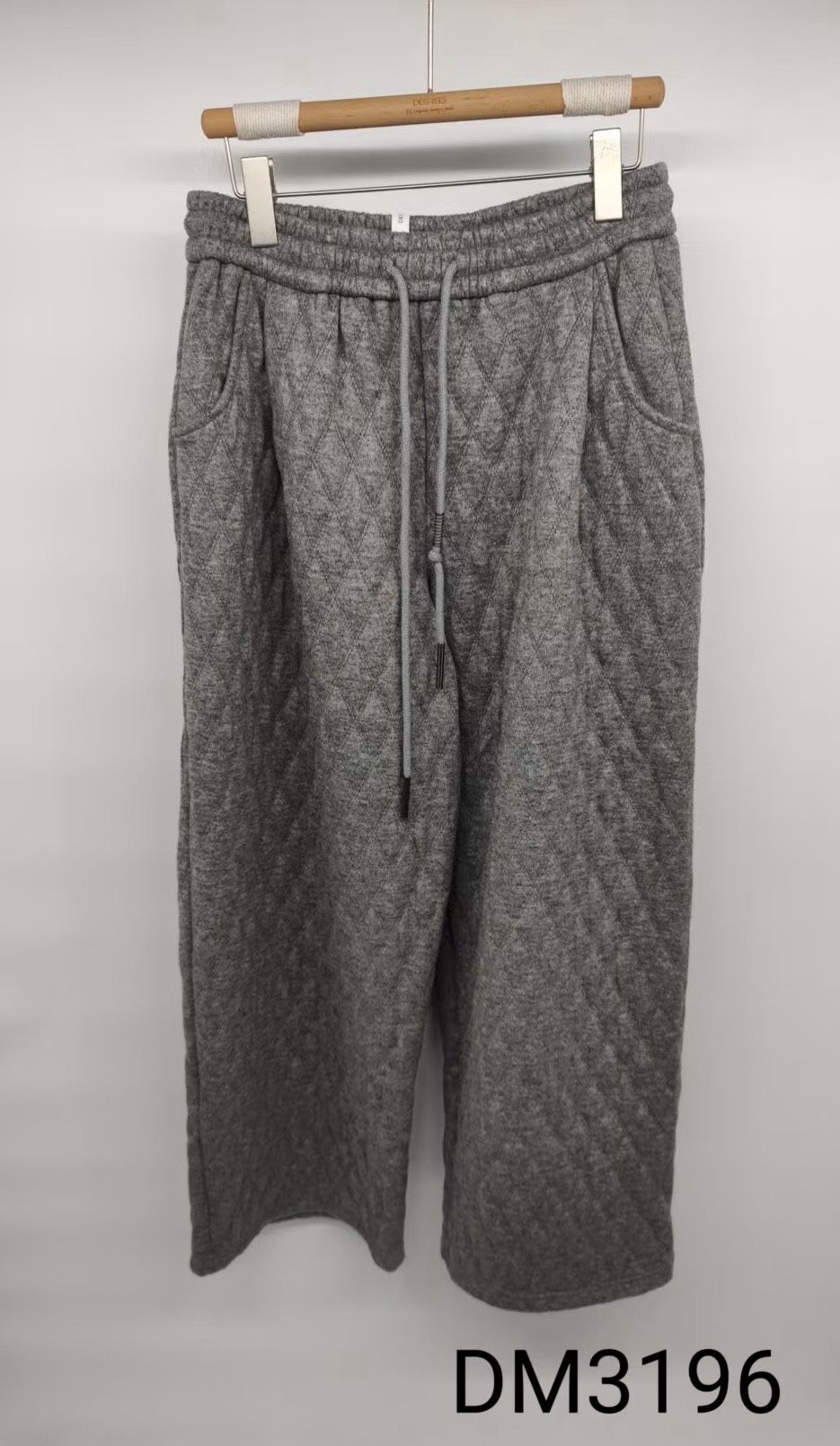 Volné joggery se šňůrkou