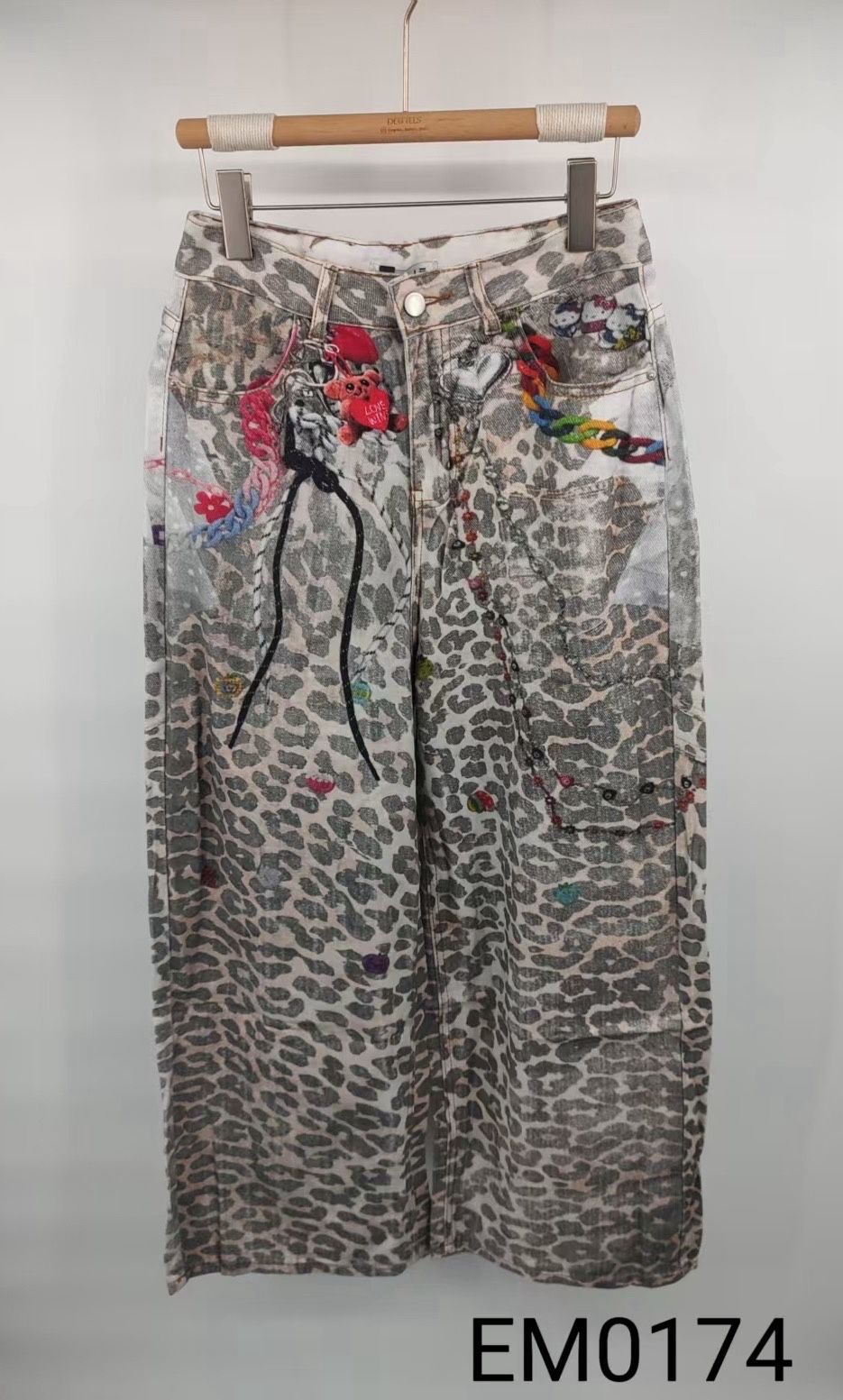 Džíny širokého střihu s leopardím potiskem