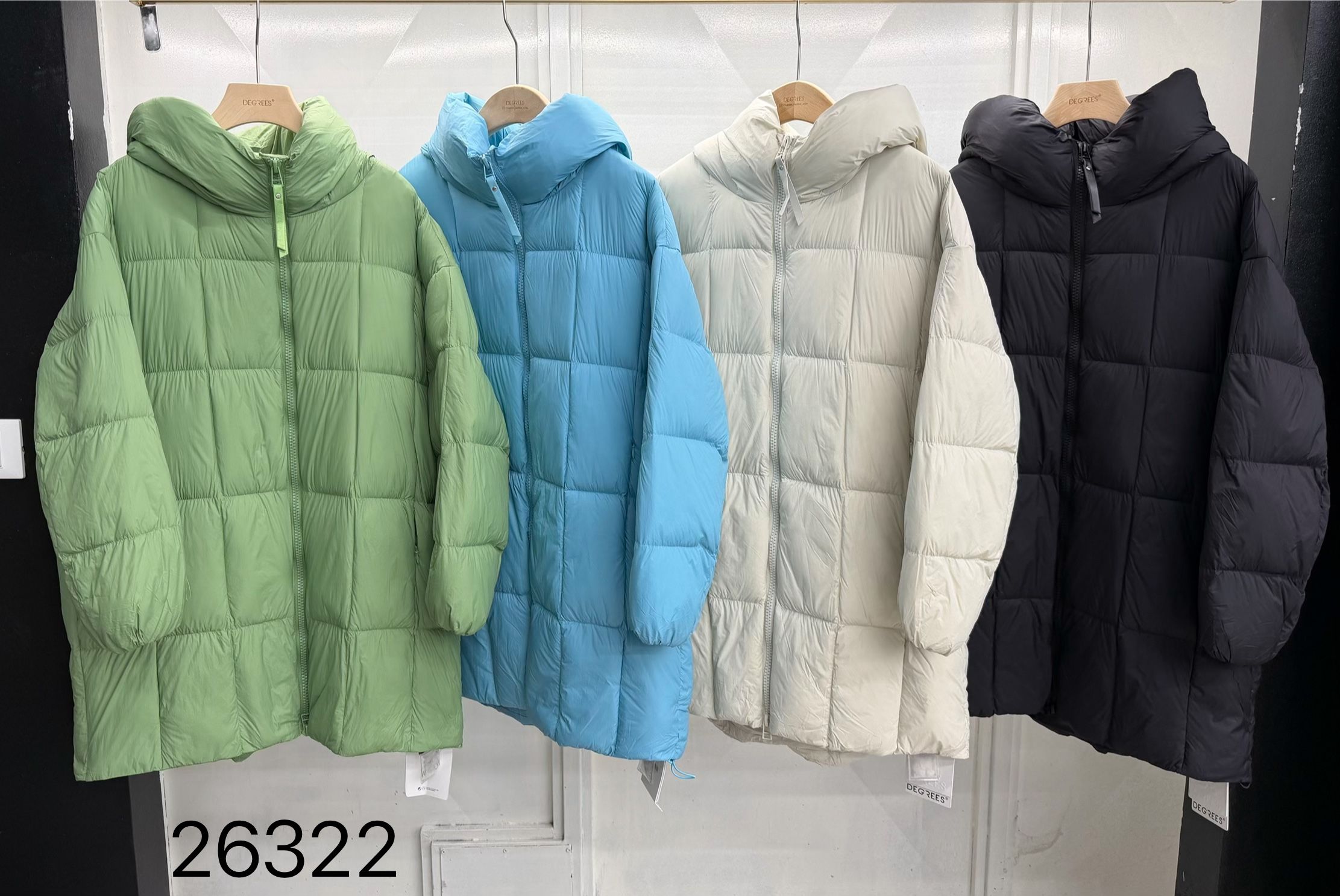 Prodloužený prošívaný kabát oversize
