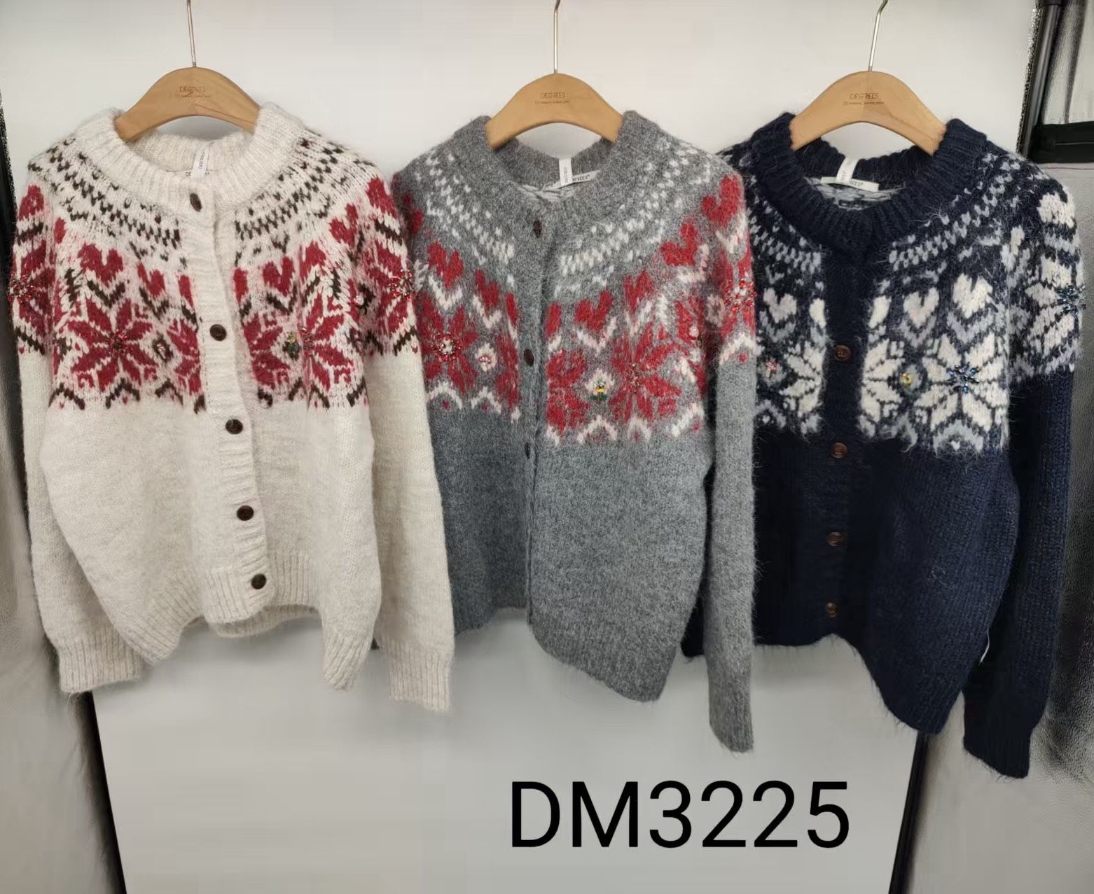 Cardigan s vyšíváním