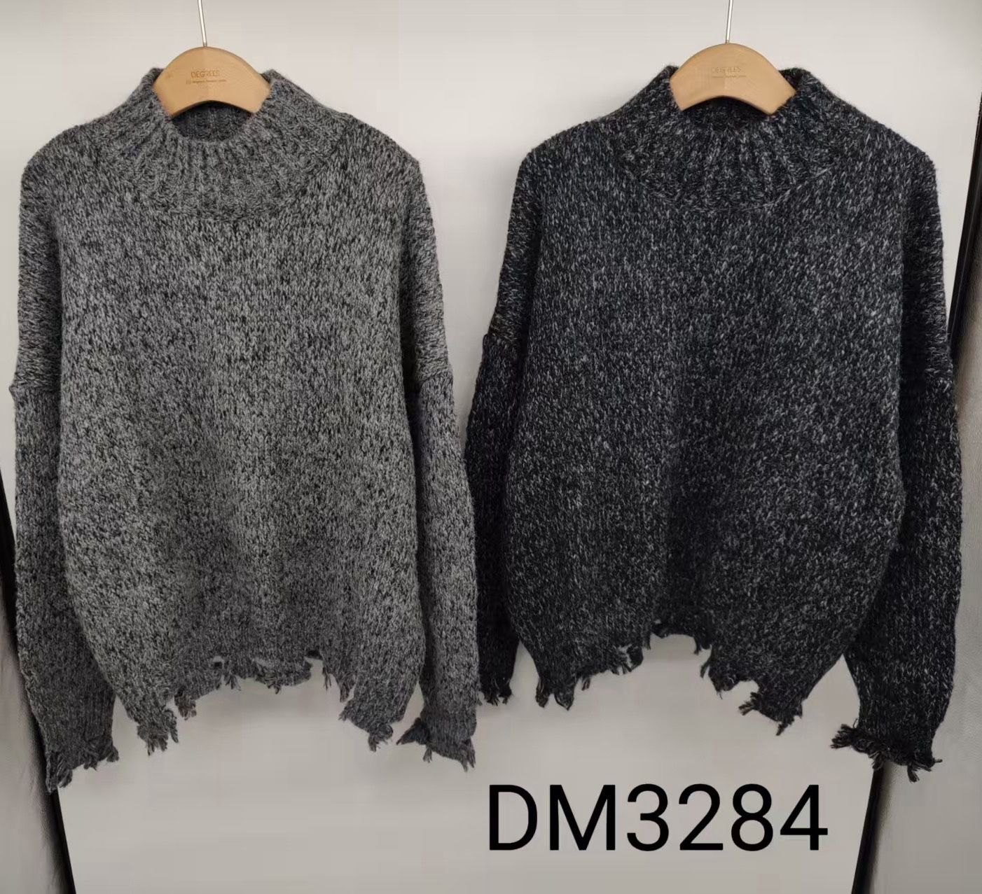 Oversize svetr s třásněmi
