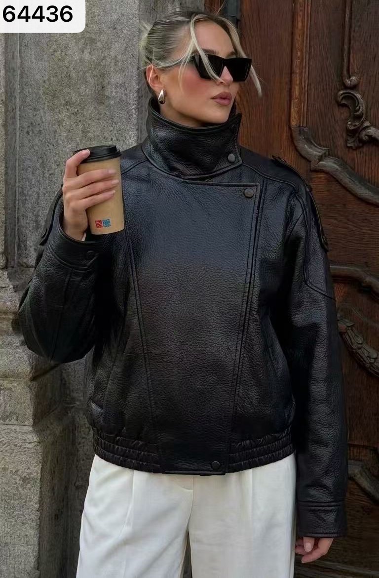 Boxy bomber s stojáčkem