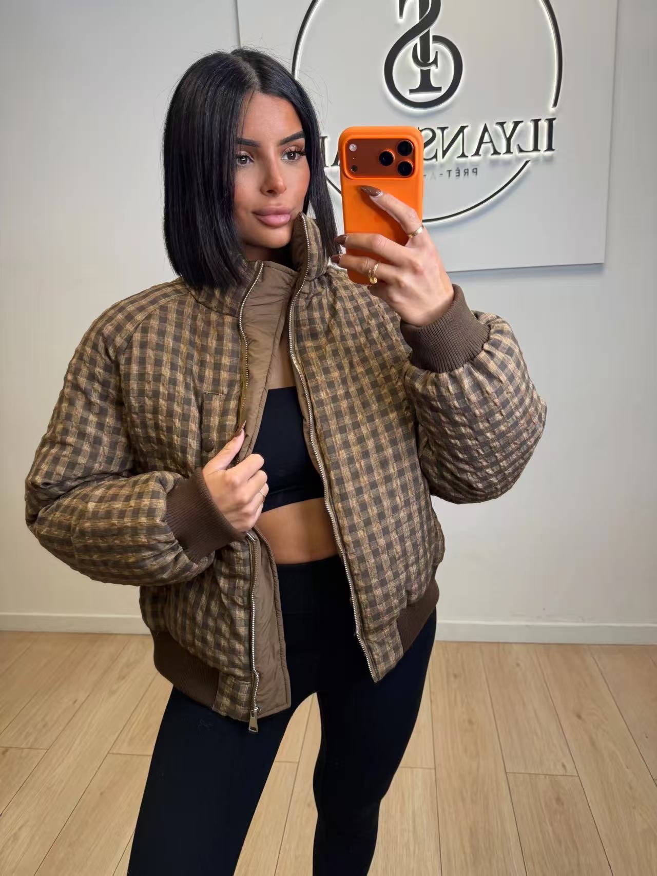 Krátká bomber bunda s vysokým límcem