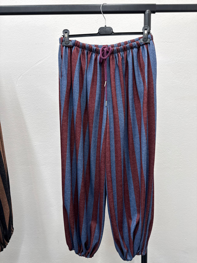 Kalhoty Jogger s Vertikálními Pruhy