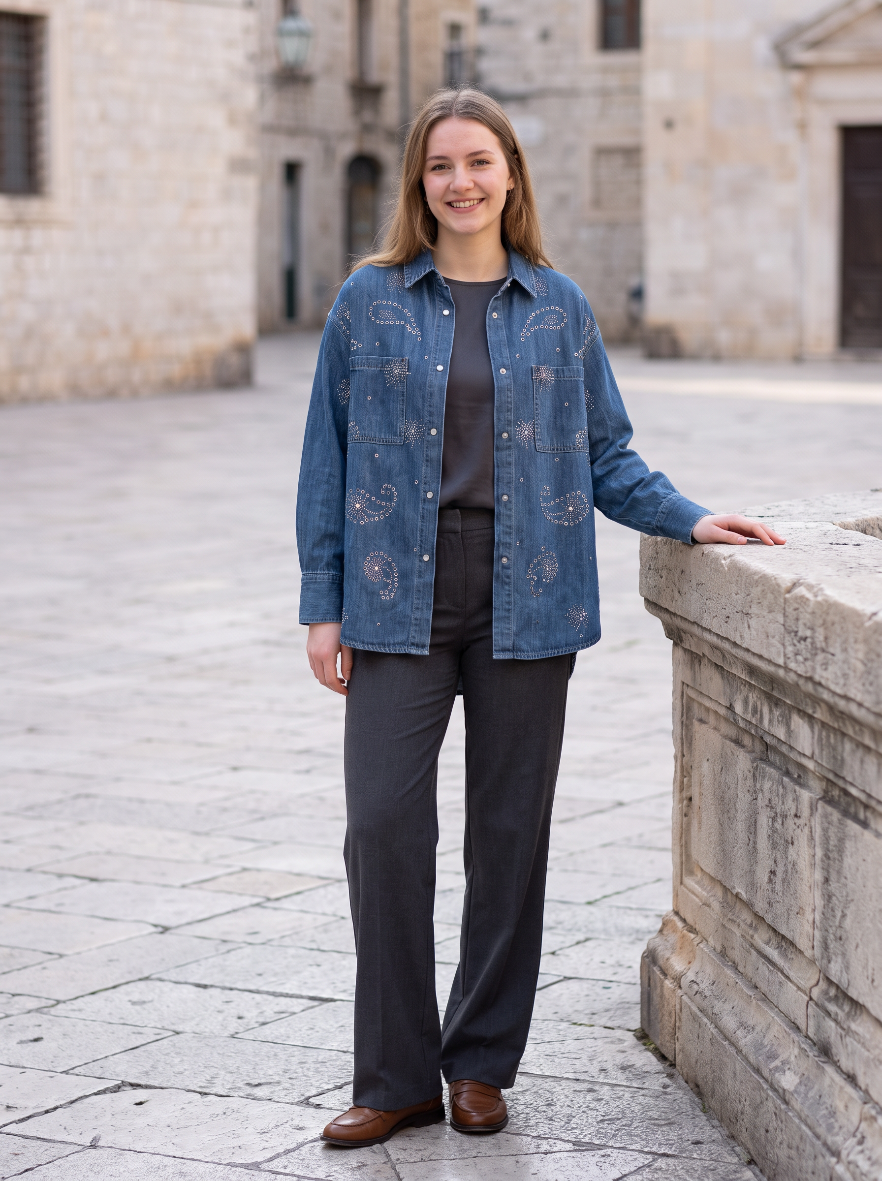 Oversized bunda s cvočky