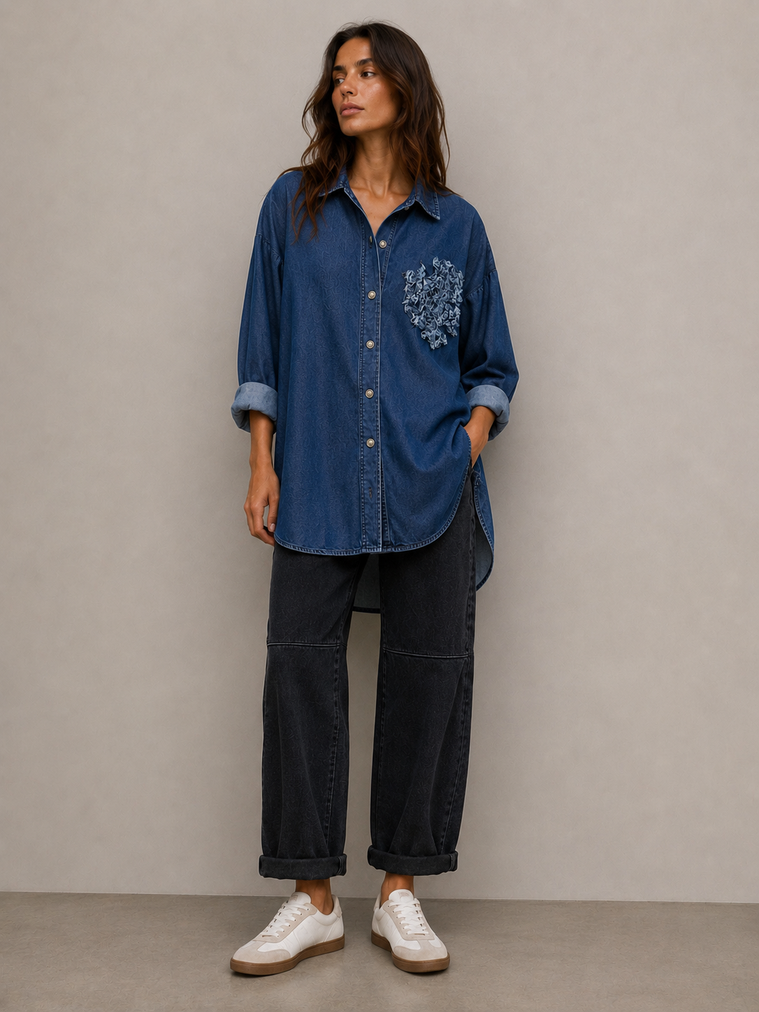 Oversize denimová košile s výšivkou