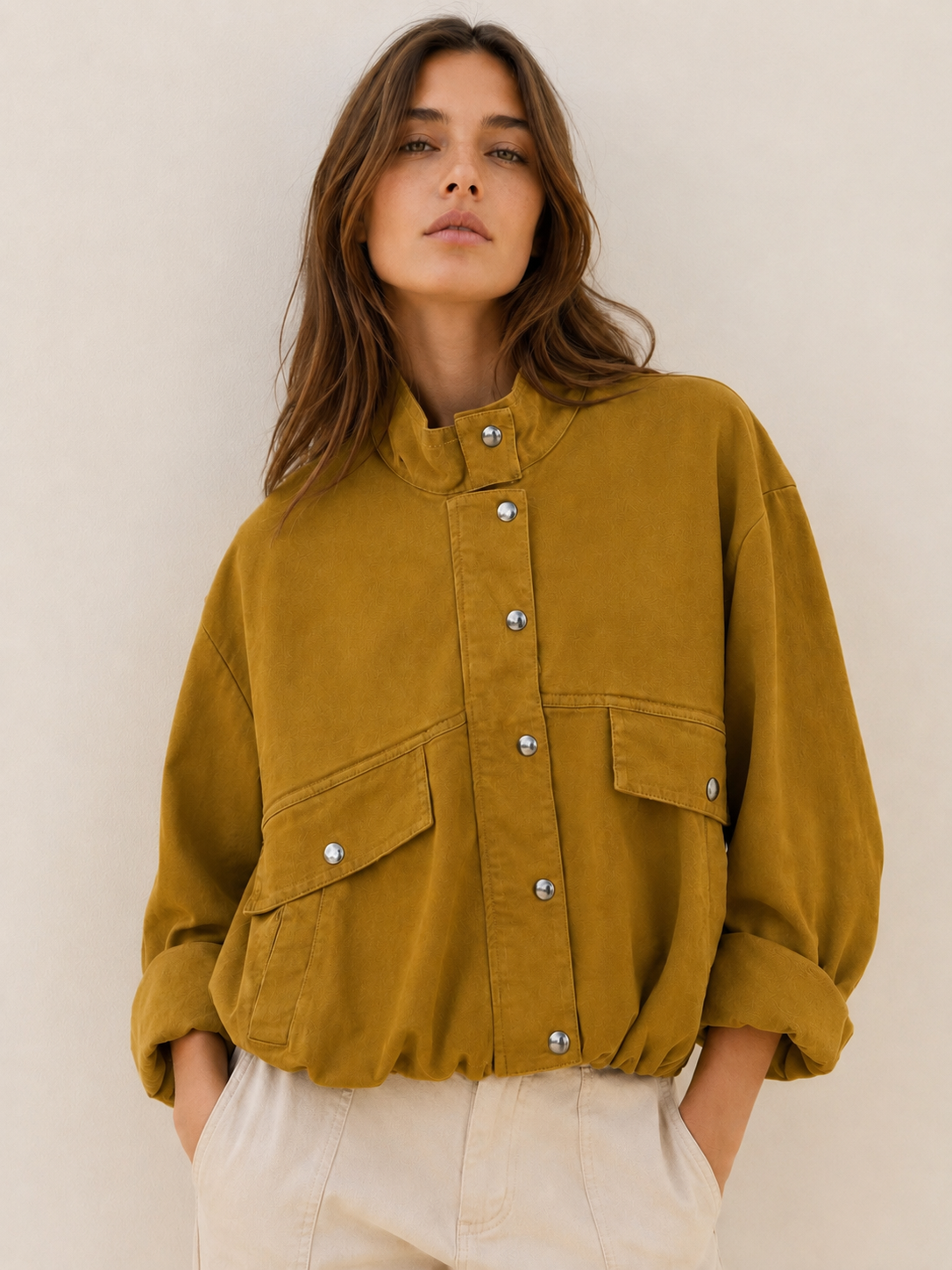 Oversize bomber s vysokým límcem