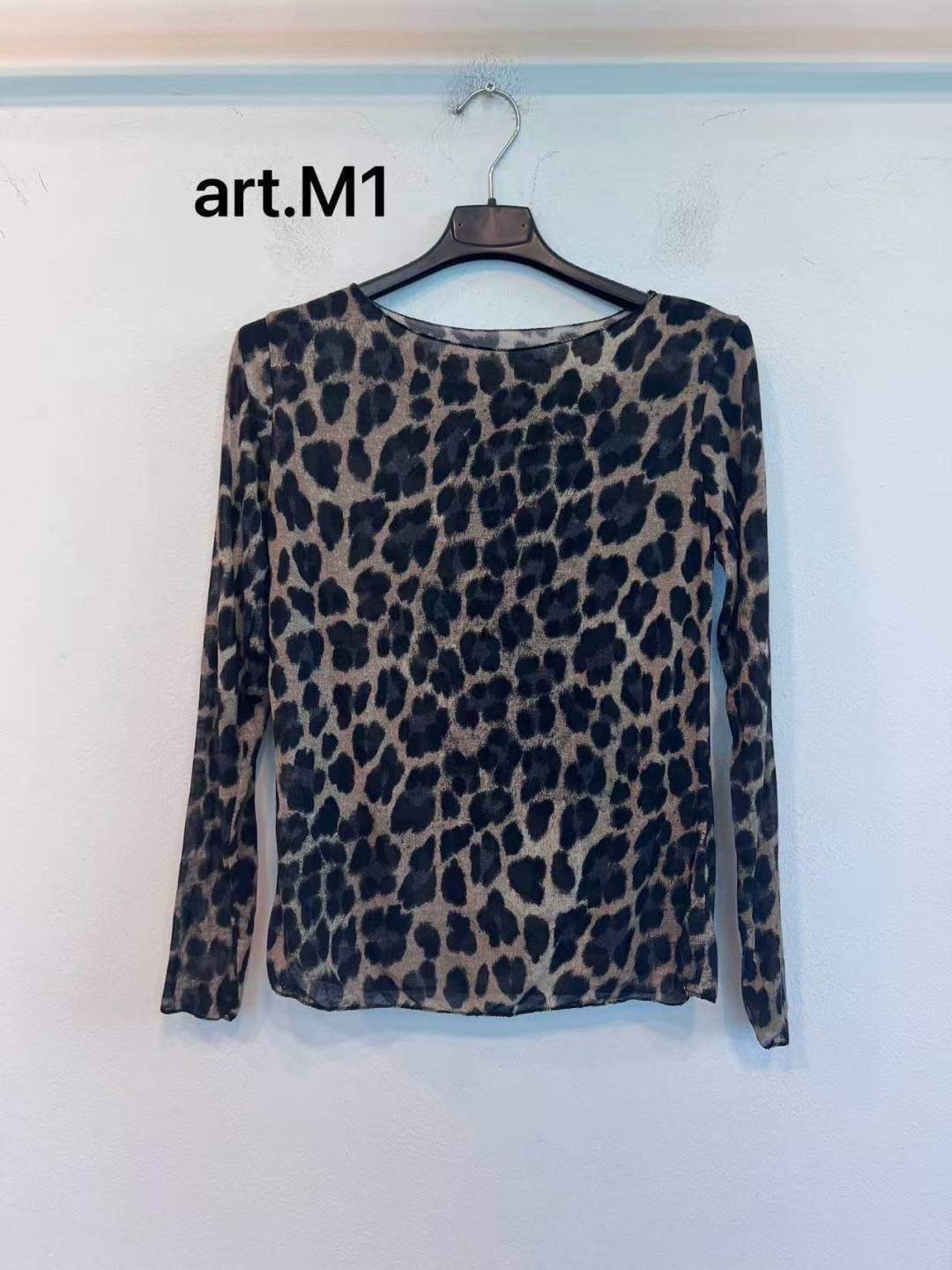 Halenka s leopardím vzorem