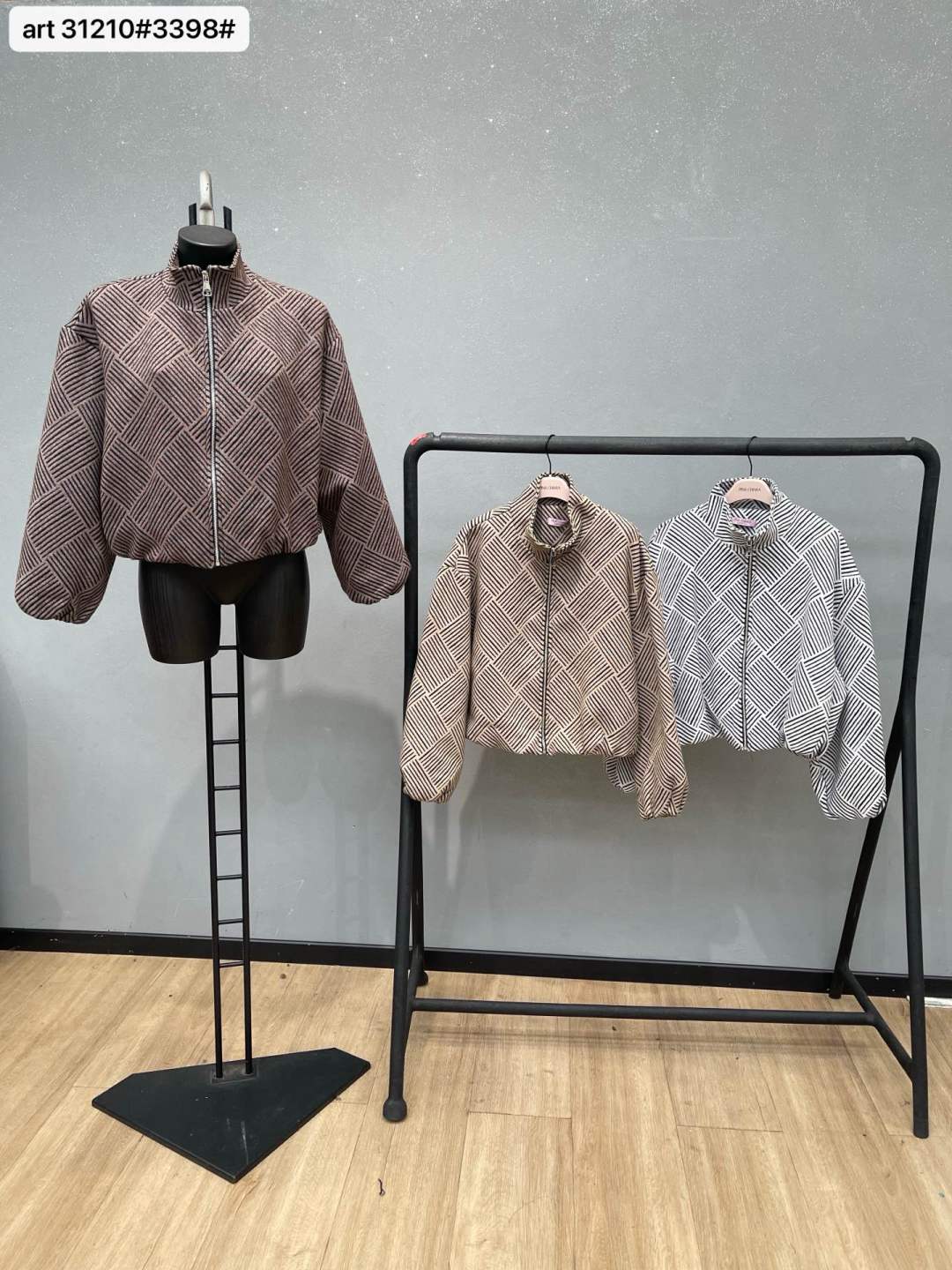 Oversize bomber s polorolákem