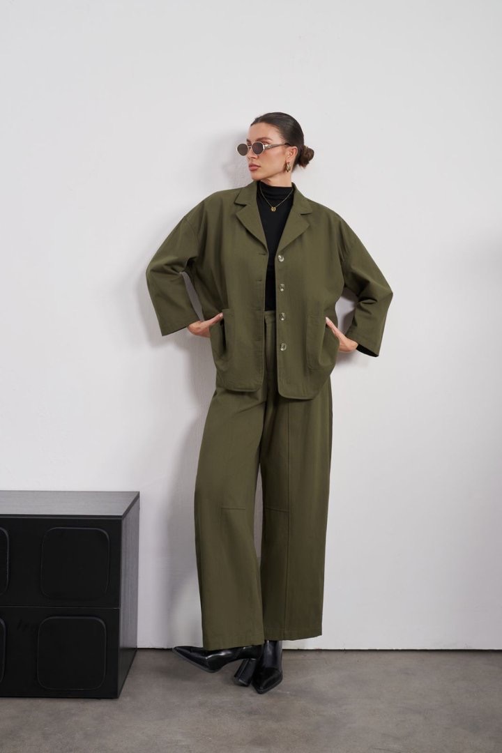 Oversized bunda s klopami