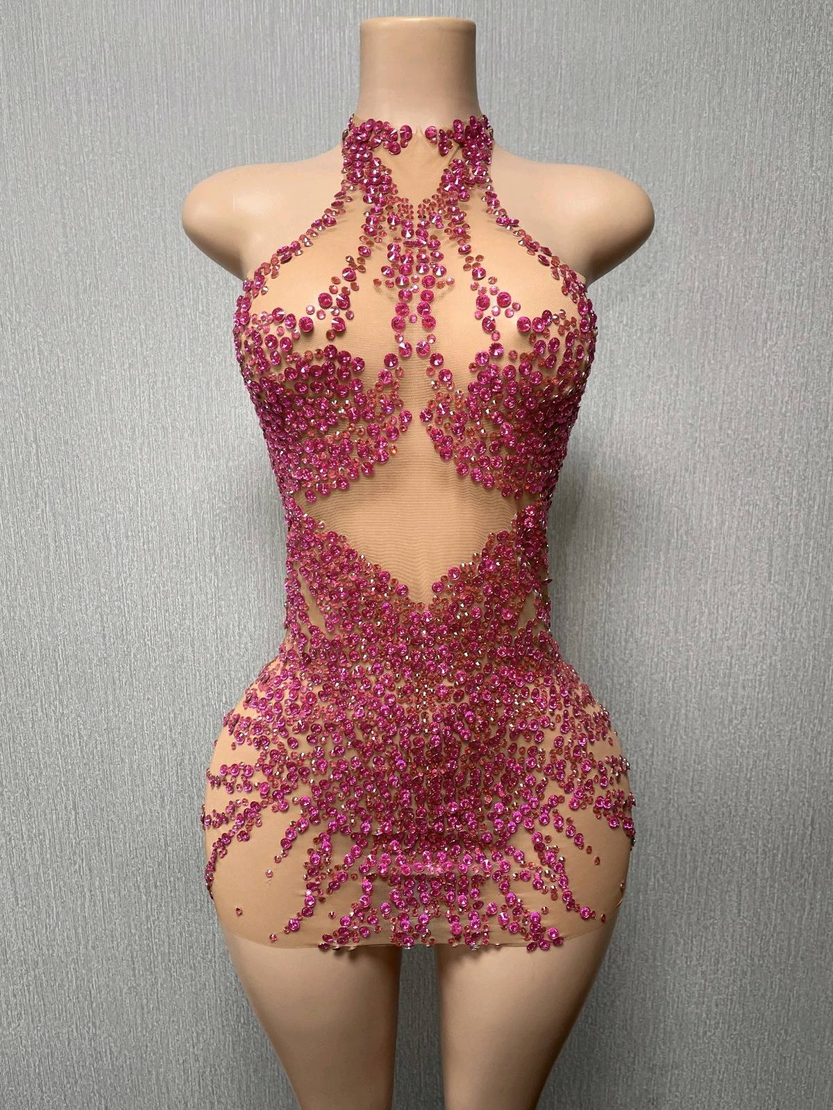 Mini bodycon šaty s halter výstřihem