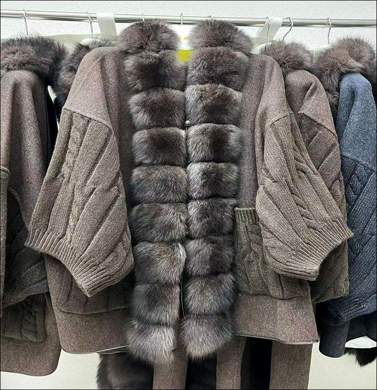 Volný kabát po kolena