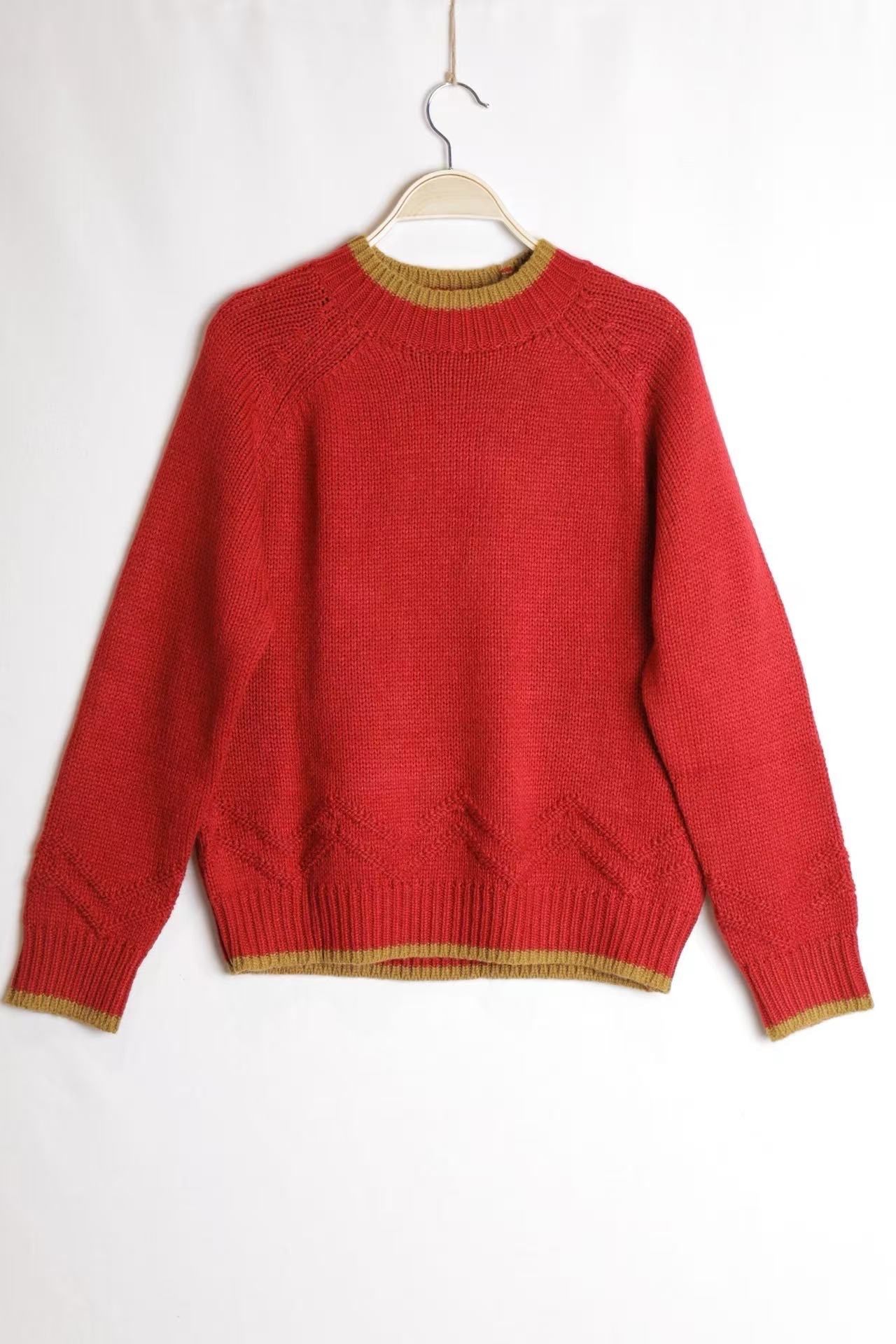 Svetr Regular s Color‑Block detailem