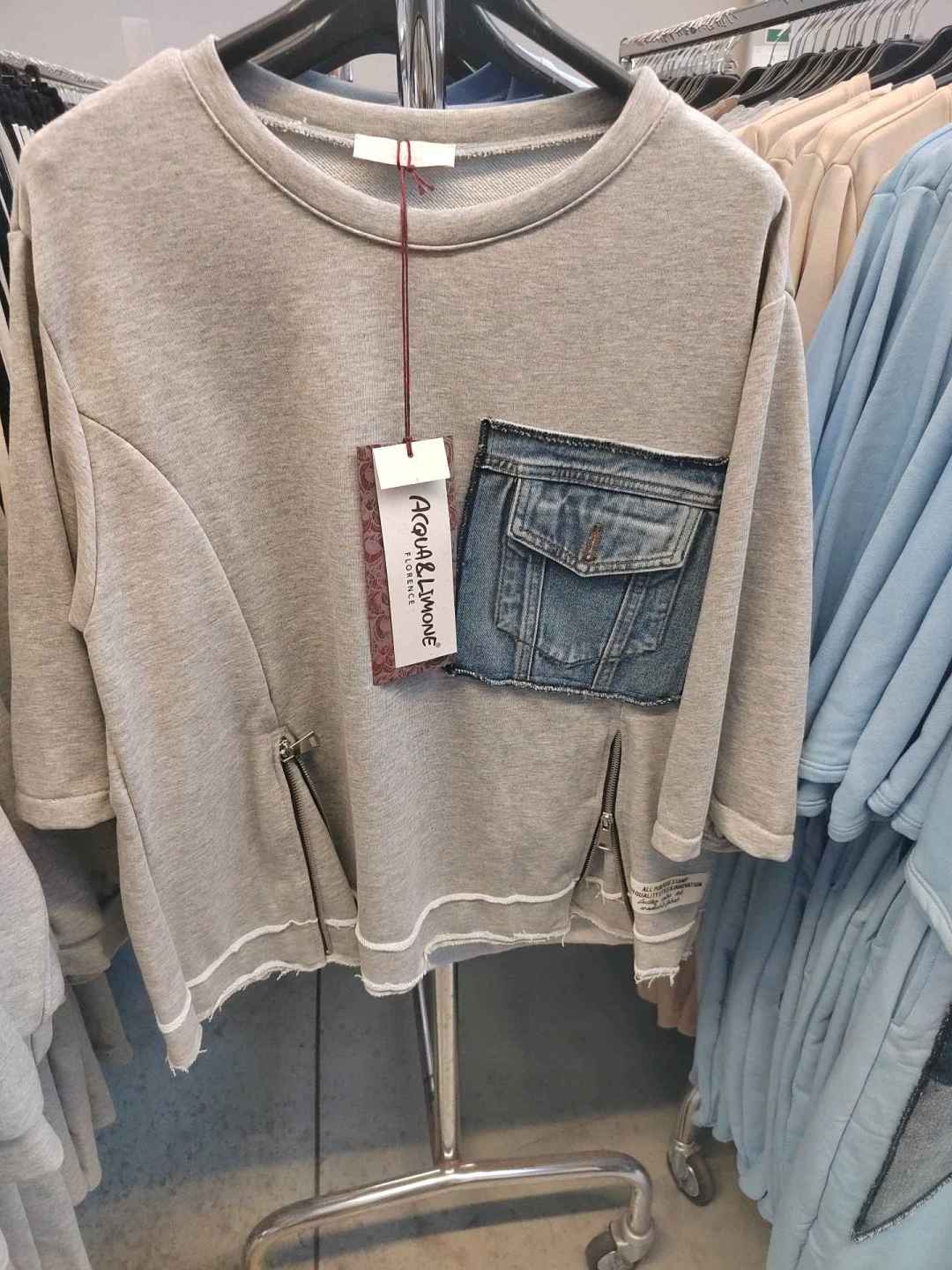 Boxy mikina s kapsami