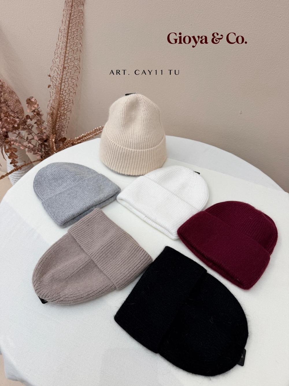 Riflová čepice typu beanie s třásněmi