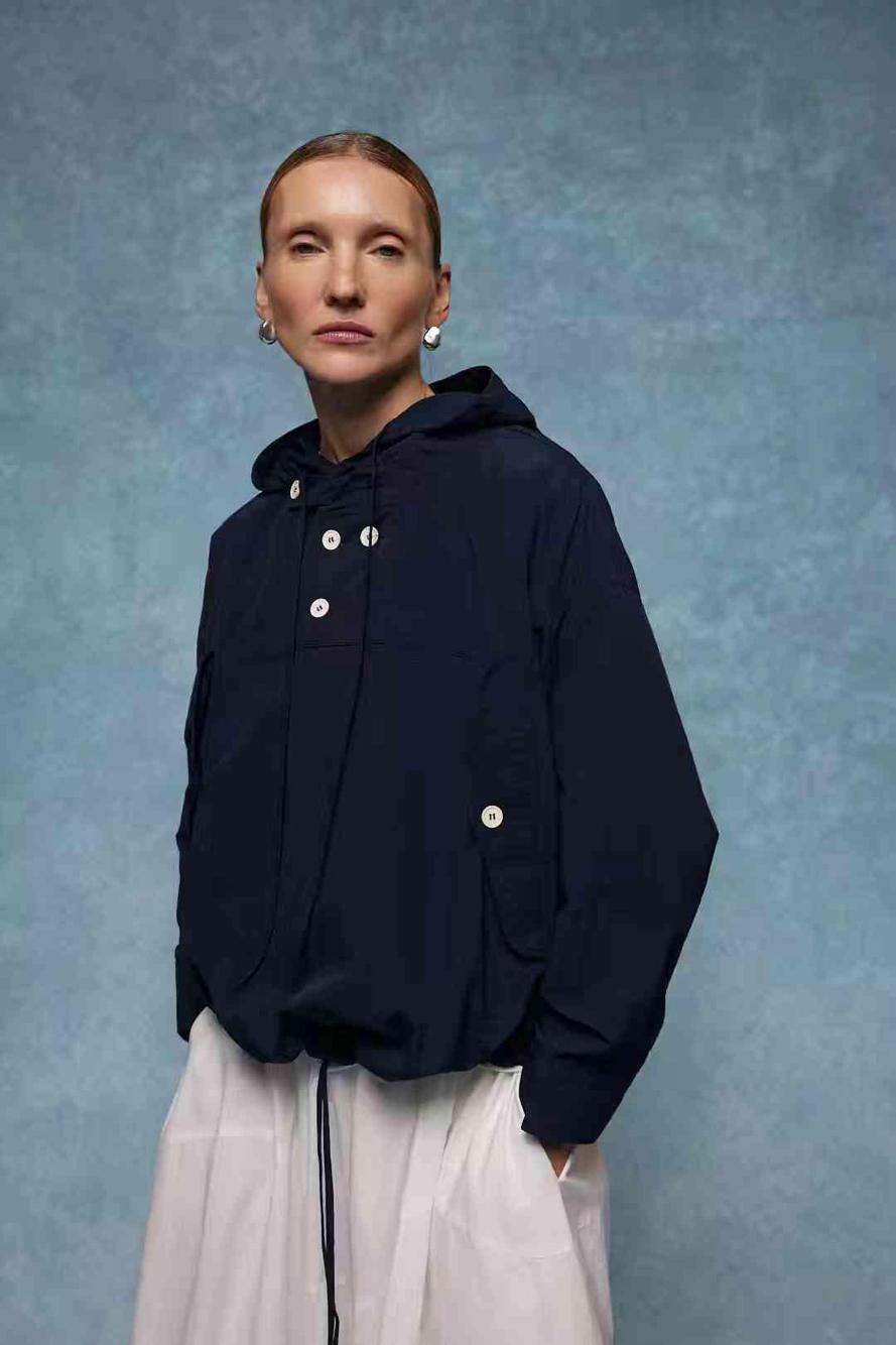 Oversize bunda s kapucí