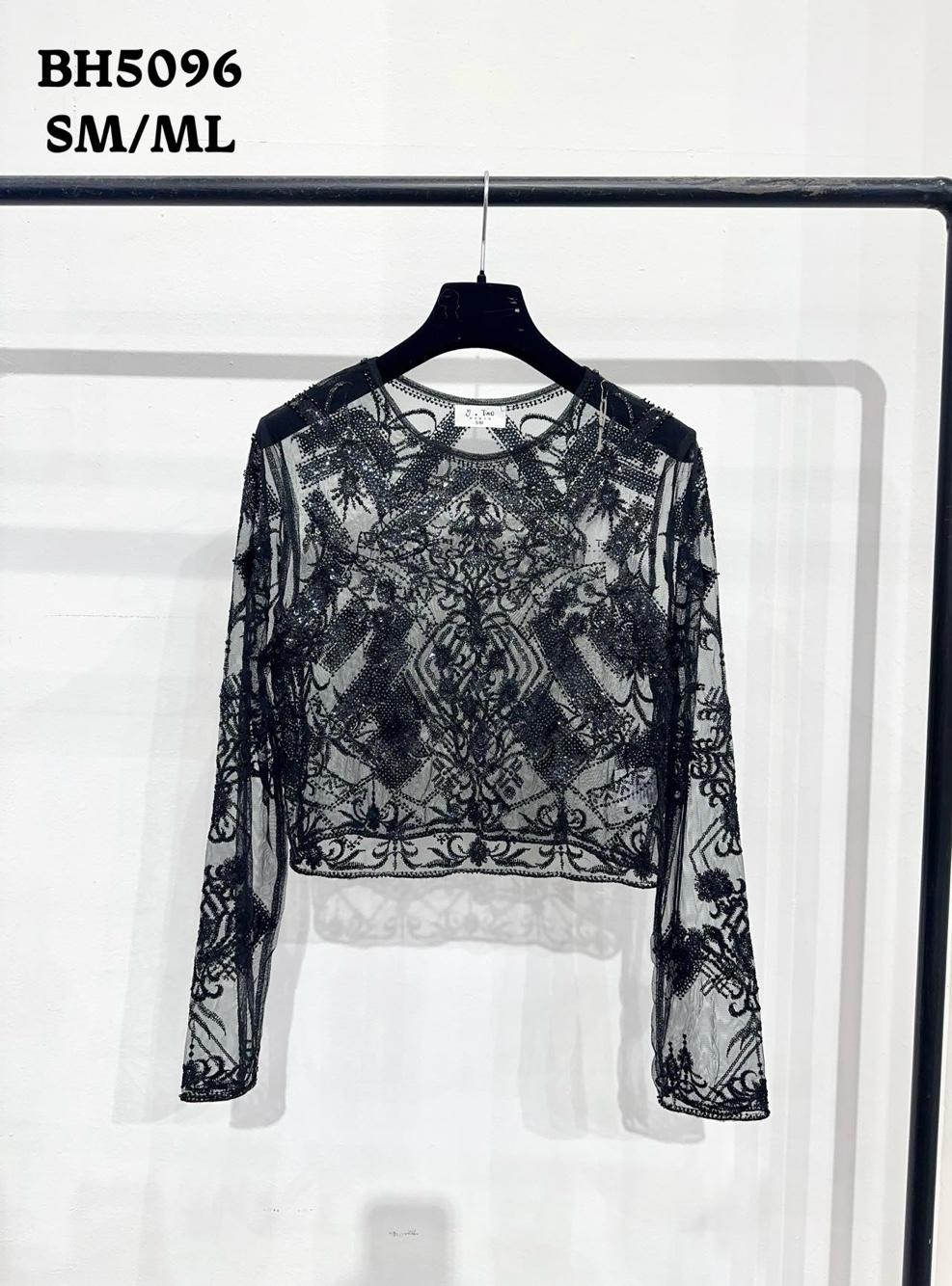 Krajkový crop top